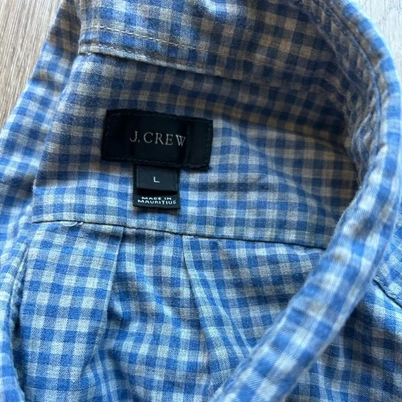 Six very handsome Jcrew (LG) shirts for sale. - Picture 13 of 14